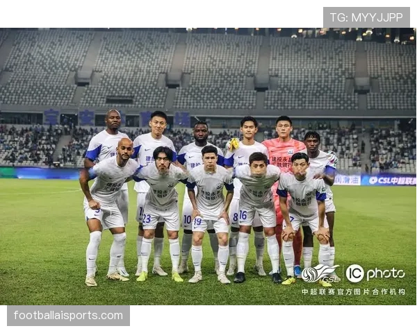 深圳新鹏城针对中超对手特点演练战术细节